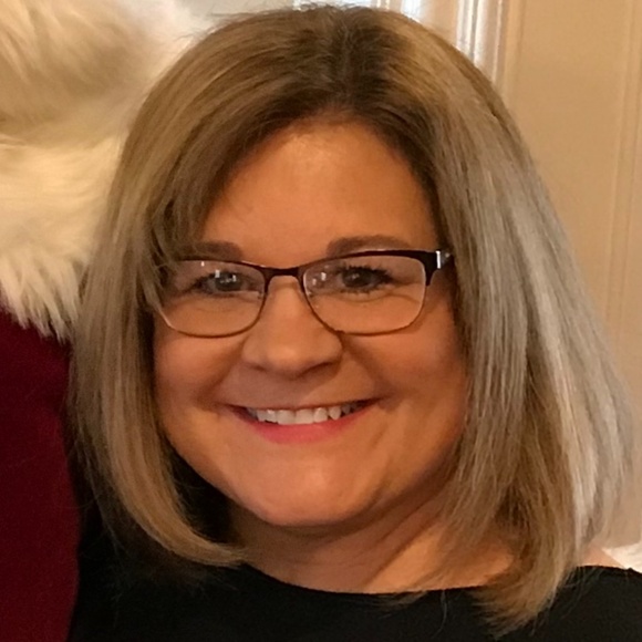 Meet your Posher, Leslee - Picture 1 of 4